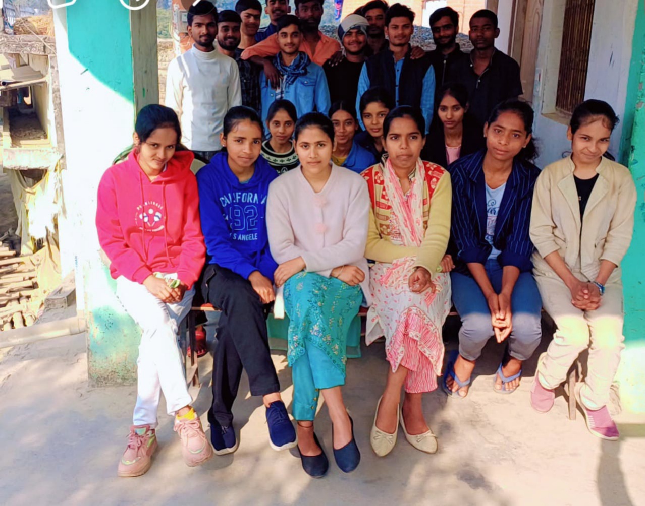 एम.के. नेशनल अकादमी में यूपी बोर्ड परीक्षा परिणामों में विद्यार्थियों ने लहराया परचम